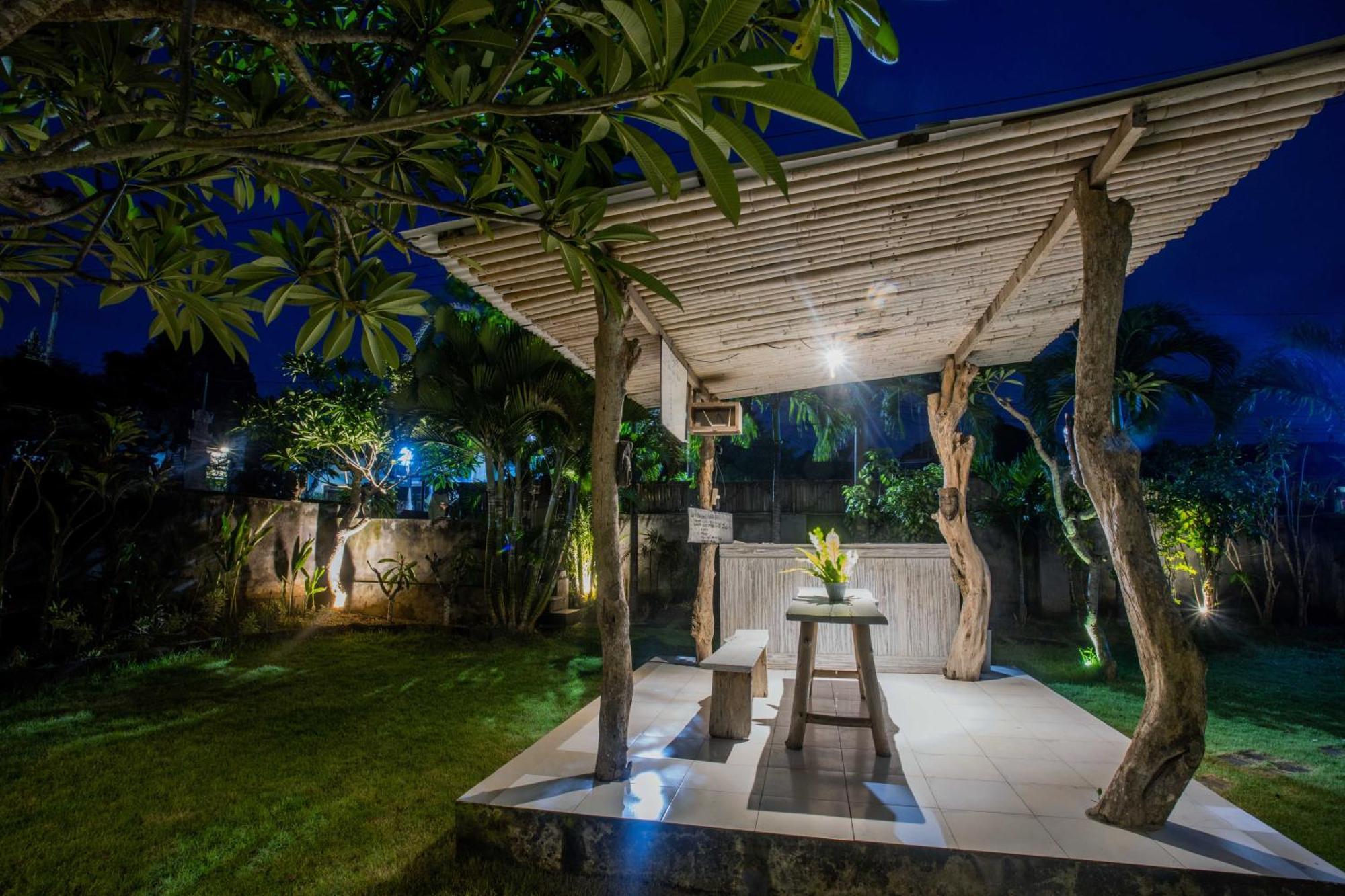 Jeje Fortis Guest House Lembongan Buitenkant foto